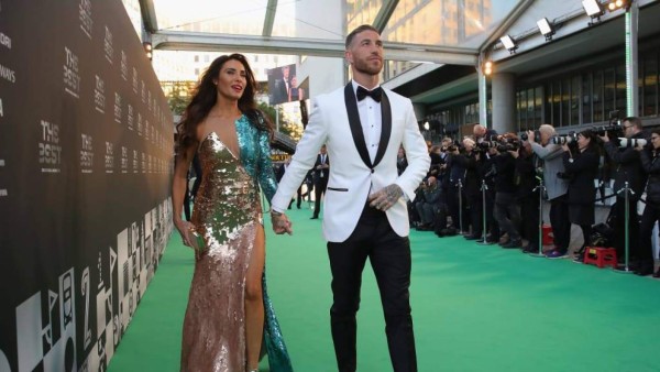 The Best: Dany Alves, Marcelo y Carlos Tábora desfilan en por la alfombra verde