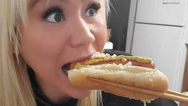 Se devoró 48 en 10 minutos: ¿Quién es? la mujer con el récord mundial de más hot dogs comidos&nbsp;&nbsp;