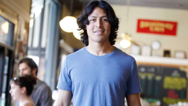 Roger Espinoza podría debutar el sábado con el Wigan