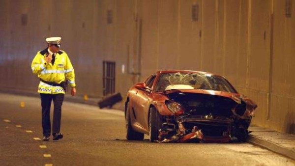 Los grandes jugadores del mundo que destrozaron sus autos de lujo