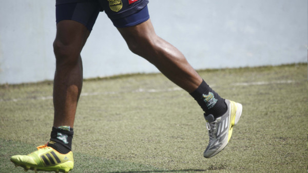 Trece días después, Carlo Costly vuelve a hacer fútbol