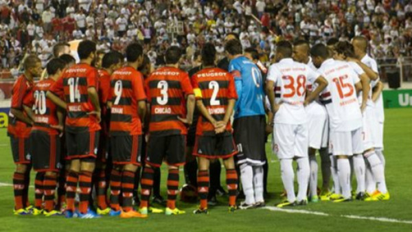 VIDEO: Curiosa protesta en Brasil por falta de descanso de futbolistas