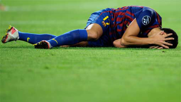 Milan arañó un empate de último minuto en casa del campeón .