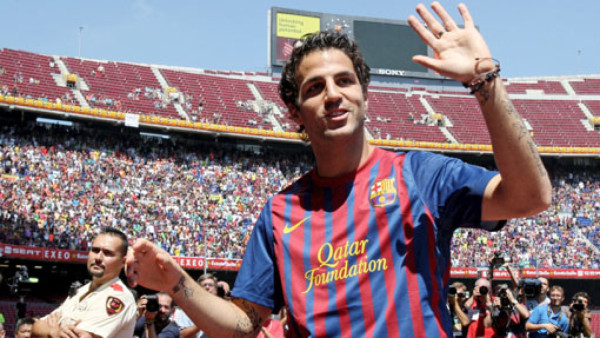 Fábregas firmó por 5 años con el Barcelona