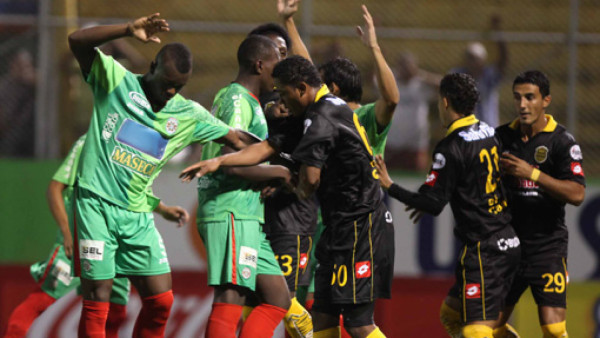 Real España rescató un punto dramático