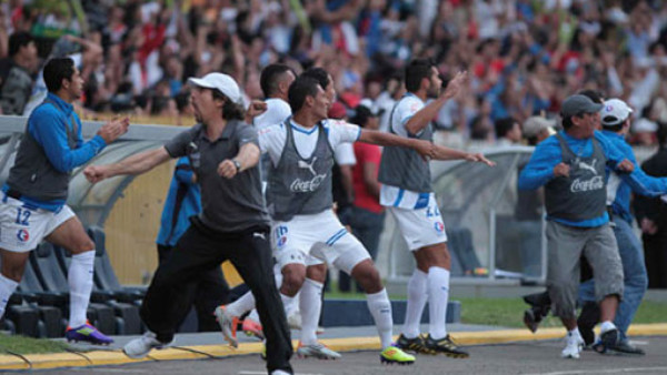 Olimpia da un paso gigante al título