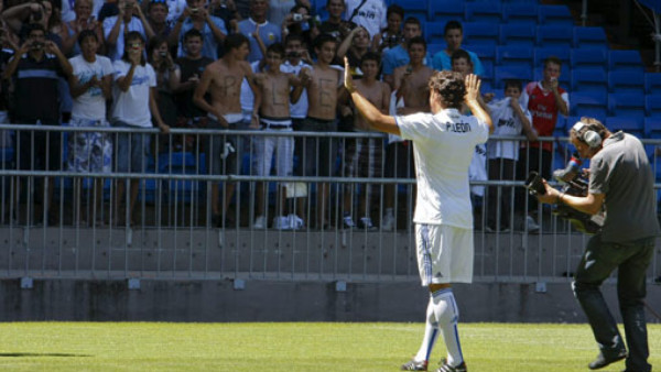 Real Madrid presentó a Pedro León