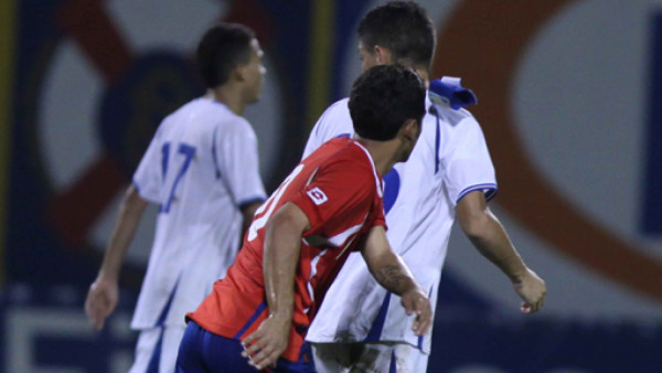 El relajo lo armó el tico Diego Estrada