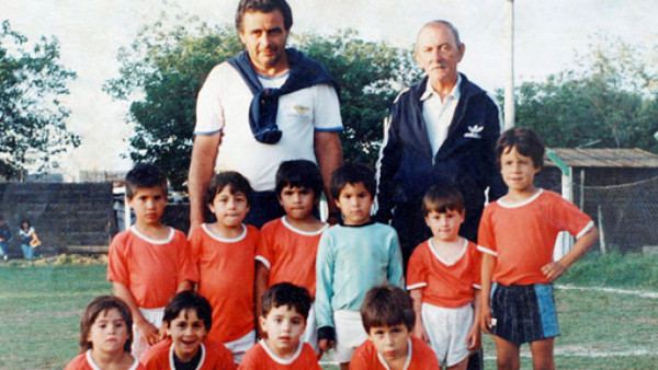 VIDEO: Emotiva entrevista del primer técnico de Messi