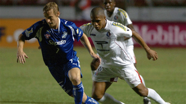 Futbolista estadounidense se declara gay