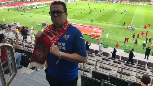 Franco Escamilla y una modelo Playboy: Los famosos personajes que sufren por el Cruz Azul de México