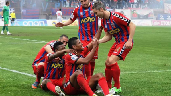 A Carlo Costly lo ponen fuera del Veria