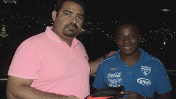 Tres jugadores de la Selección de Honduras se unen a Nike