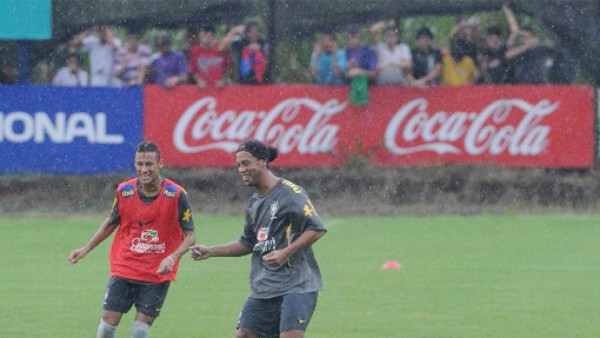 Brasil desató la locura en su primer entrenamiento en Costa Rica