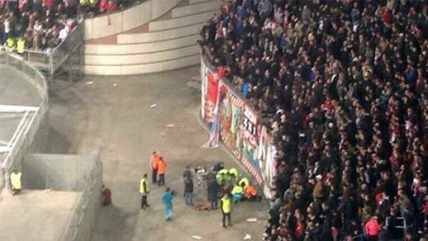 Investigación apunta a accidente en caída del aficionado del Ajax