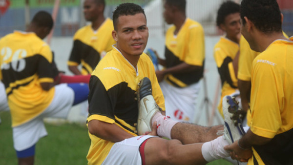 Arnold Peralta le dice no al Motagua por el salario raquítico que le ofrecen