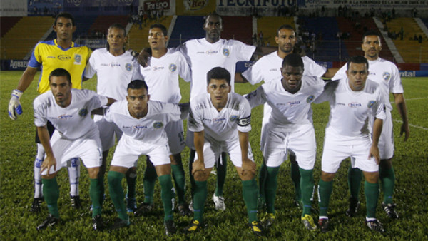 Platense, con números en rojo