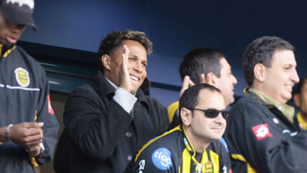 Carlos Pavón anunció su retiro