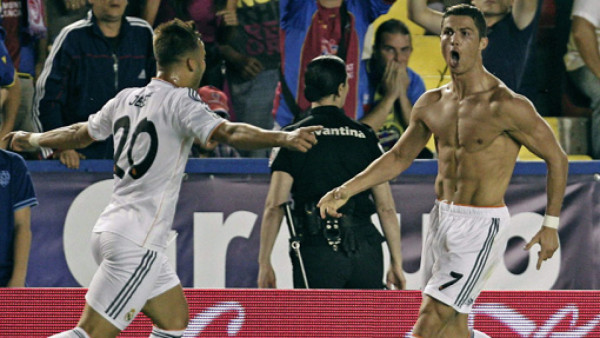 Cristiano mantiene en la lucha al Madrid