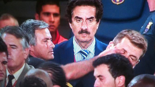 El día que Mourinho metió el dedo en el ojo a Tito Vilanova