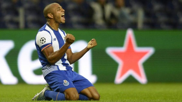 ¡BOMBAZOS EN EUROPA! Messi e Iniesta con las horas contadas en el Barcelona