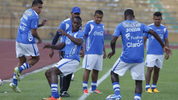 Costly salió tocado, pero no es grave