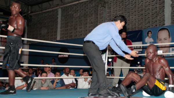 'Escorpión” destrozó con K.O. al 'Muñeco”