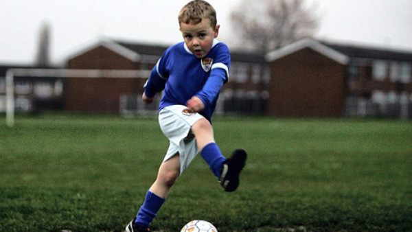 Manchester United ficha a niño de 5 años