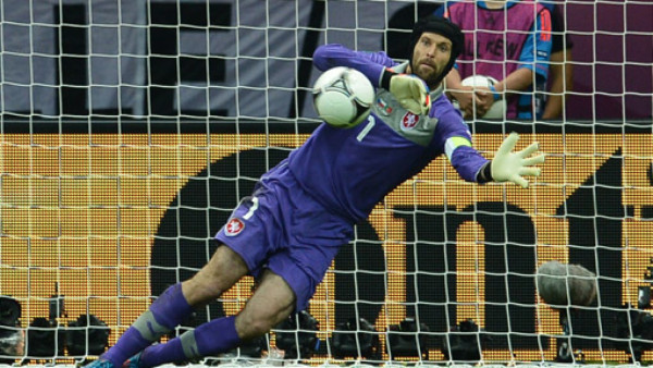 Cristiano clasifica a Portugal a las semis