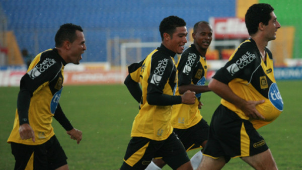 Hispano acepta renuncia de Reyes