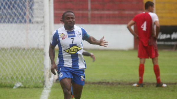 Victoria gana y Platense tiembla