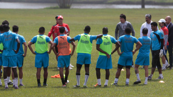 Olimpia presenta al uruguayo Rosano