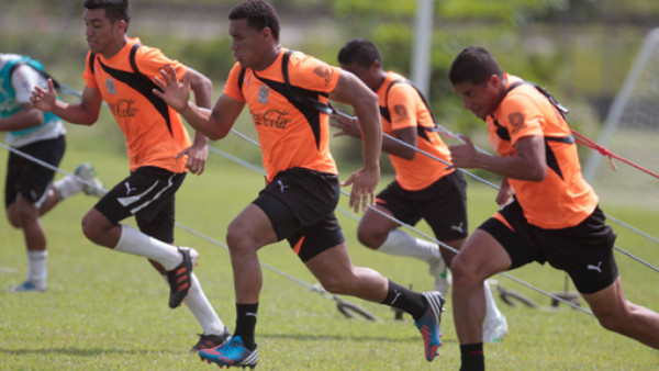 Trabajo en defensa y ataque, la orden del día en Olimpia