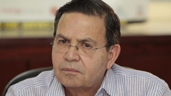 Rafael Callejas explota por críticas a Venezuela