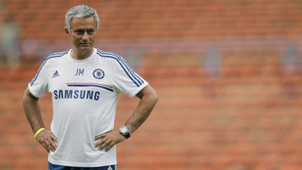 Mourinho pide sancionar a futbolistas que simulan faltas