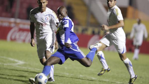 Súper Saúl Martínez, liquidó al Olimpia