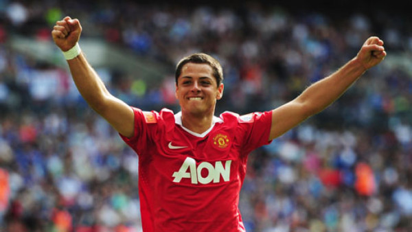 Manchester busca amarrar al Chicharito