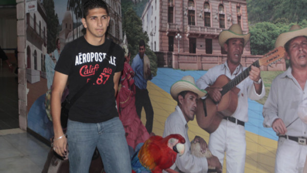 Leverón viaja para unirse al Whitecaps