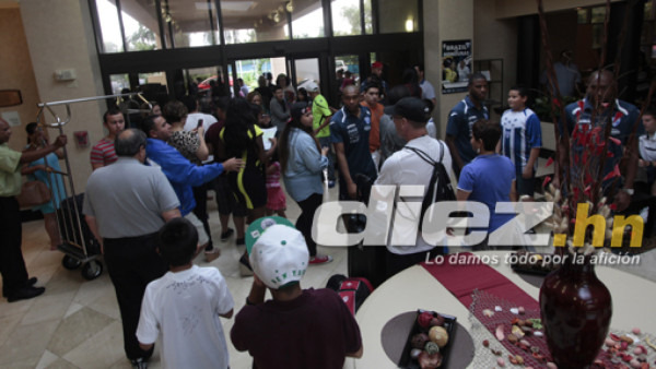 Catrachos abarrotan hotel de Honduras