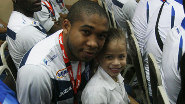 Wilson Palacios homenajeado en La Ceiba
