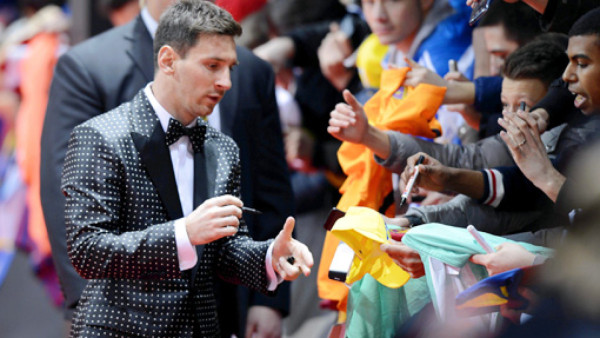 El traje de Messi causa escándalo