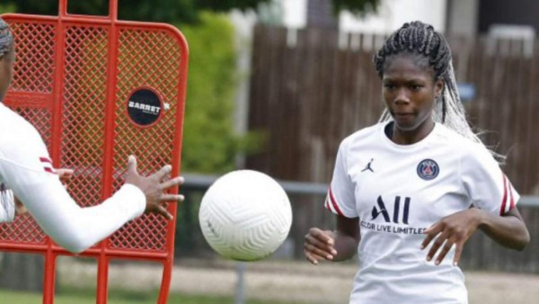 Sigue el escándalo: revelan el estado de salud de Kheira Hamraoui, la futbolista del PSG que fue atacada por su propia compañera&nbsp;&nbsp;