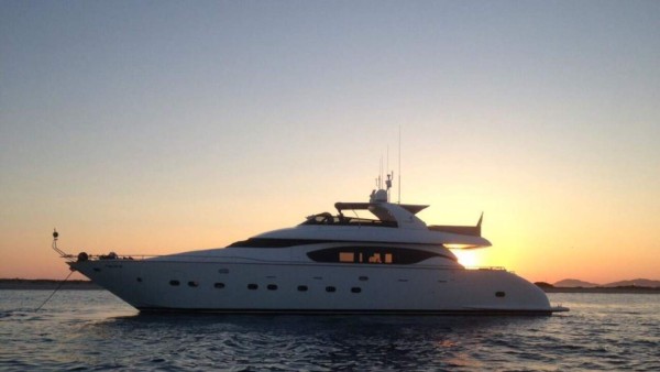 ¡ESPECTACULAR¡ Así es el yate de Messi que le cuesta 8,000 euros al día