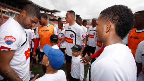 Selección de Panamá escondió sus armas y luego se relajó