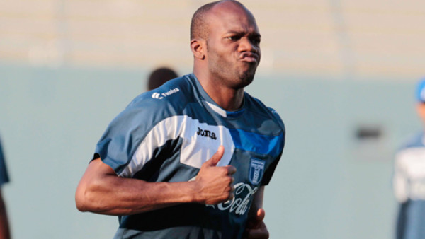 Hondureño David Suazo sigue sin conocer dónde jugará