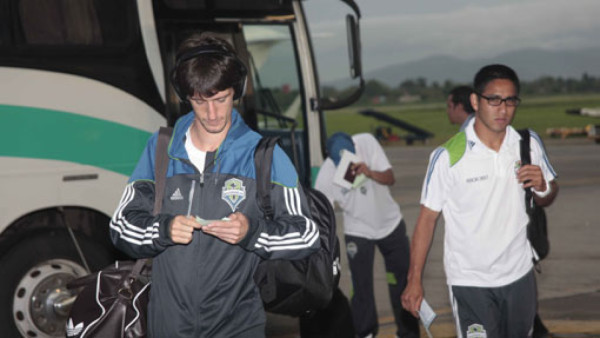 El Seattle arribó hoy en avión privado