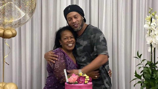 Preocupación por Ronaldinho: el drama que está viviendo desde la muerte de su madre por Covid-19