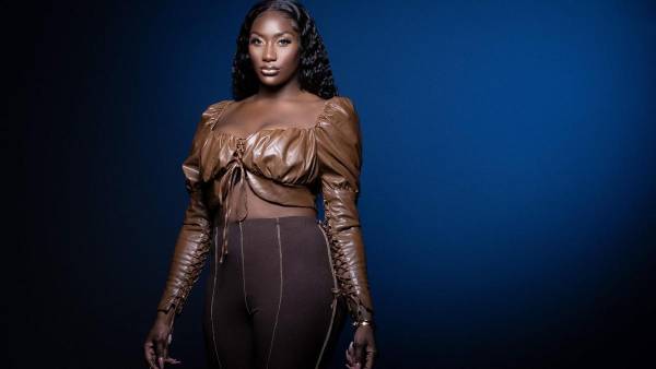 La estrella franco-maliense del R&amp;B Aya Nakamura sería la gran estrella en la inauguración de los Juegos Olímpicos de París.