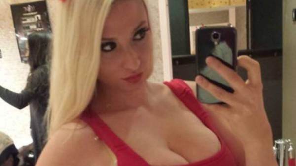 Luchadora de MMA sufre por el tamaño de sus senos