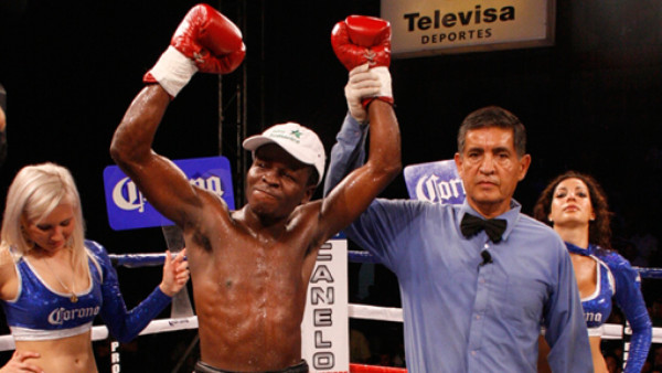 'El Muñeco' vence a otro mexicano